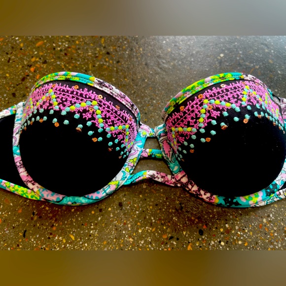 Victoria secret embroidered bikini top - Picture 1 of 7